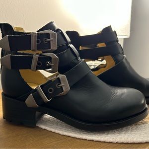 ERIC MICHAEL BOOTS - LIKE NEW, black size 7